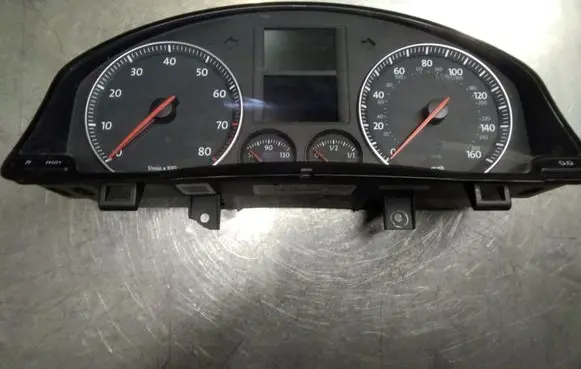 Volkswagen Golf V Speedometer (instrument cluster) 1K0920962A V0004000