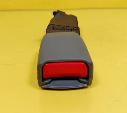 Hyundai Elantra Rear seatbelt buckle 