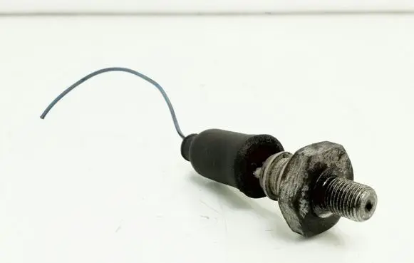 Volkswagen Transporter - Caravelle T4 Oil pressure sensor 068919081A