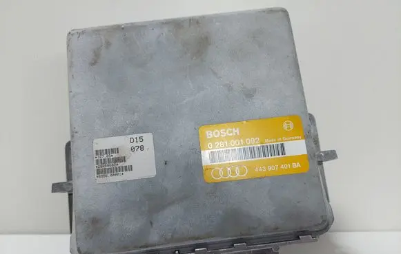 Audi A6 S6 C4 4A Engine control unit/module 443907401BA