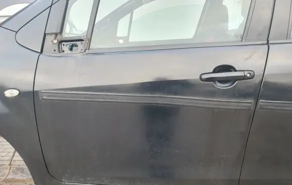 Opel Agila B Front door