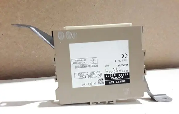 Toyota Avensis T270 Other control units/modules 8999005031