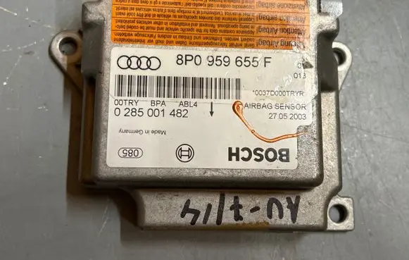 Audi A3 S3 8P Airbag control unit/module 8P0959655F 0285001482 0037D000TRYR