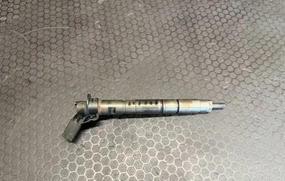 Audi A6 S6 C6 4F Fuel injector 059130277AC 0445115039