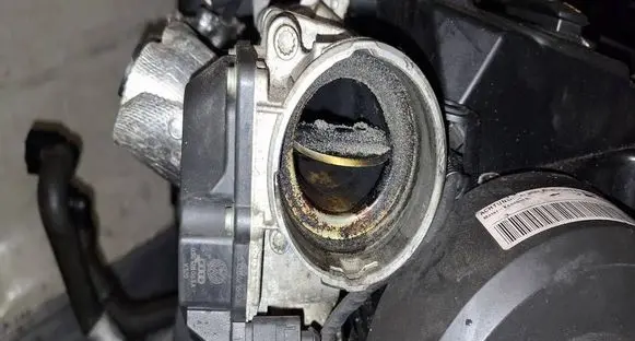 Volkswagen PASSAT B6 Throttle valve 03G128063A
