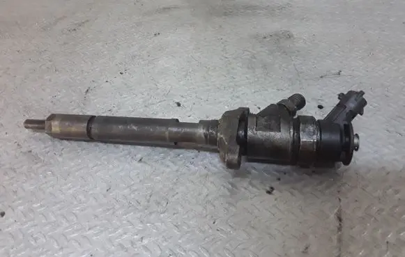Citroen C4 Grand Picasso Fuel injector 0445110297