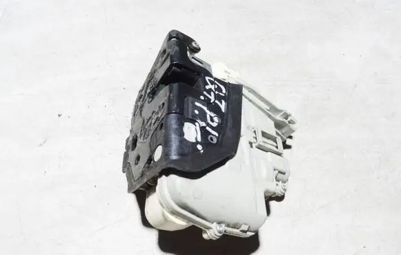 Audi Q7 4L Front door lock 8J2837016A