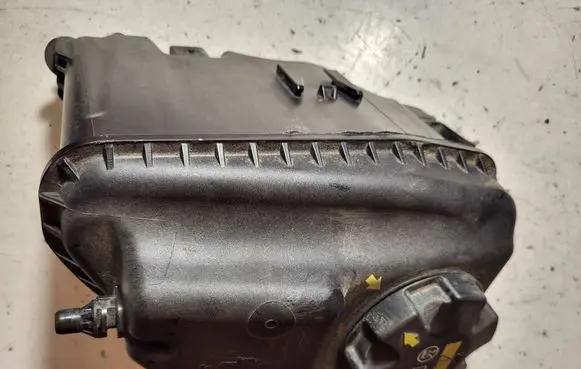 Coolant expansion tank/reservoir