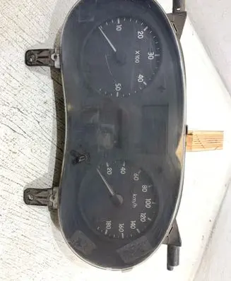 Renault Master II Speedometer (instrument cluster) P8200467952D 281153197 NS83616905