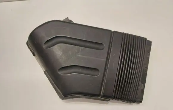 Audi A4 S4 B7 8E 8H Air intake duct part 8E0129617D