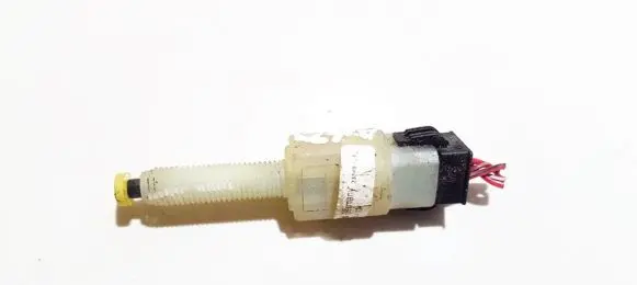 Volkswagen PASSAT B5 Brake pedal sensor switch