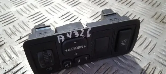 Toyota Avensis T250 Wing mirror switch 183575