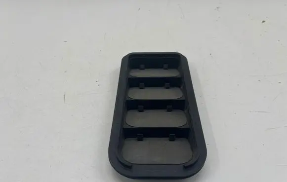 Audi Q3 F3 Quarter panel pressure vent 7N0819465E