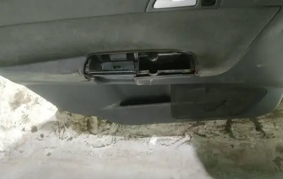 Volvo V50 Front door card panel trim
