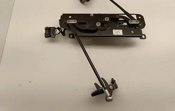 BMW 6 F12 F13 Convertible roof lock/latch 7174797