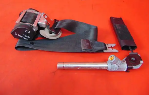 Renault Laguna III Front seatbelt buckle