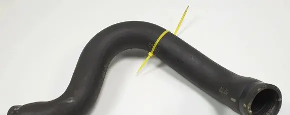 Volvo C70 Engine coolant pipe/hose 08671393