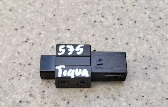 Volkswagen Tiguan USB socket connector 5U003572624 5U0035726