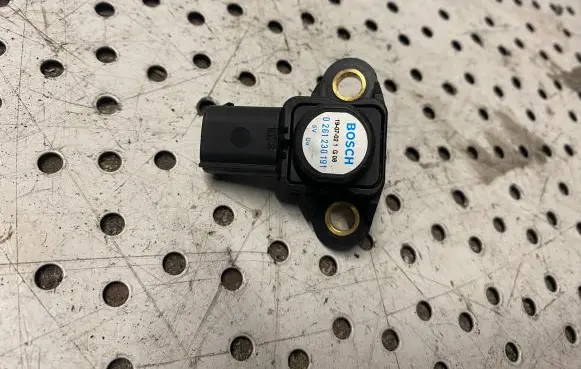 Mercedes-Benz Sprinter W906 Air pressure sensor 0261230191