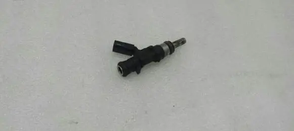 Mercedes-Benz CL C216 Fuel injector A1560780023