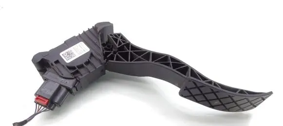 Volkswagen PASSAT B8 Accelerator throttle pedal 5Q1723503H