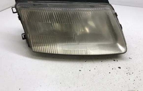 Volkswagen PASSAT B5 Headlight/headlamp 14742600