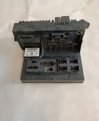 Mercedes-Benz E W212 Fuse module 2115457701