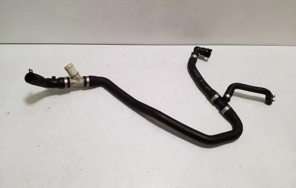 Engine coolant pipe/hose