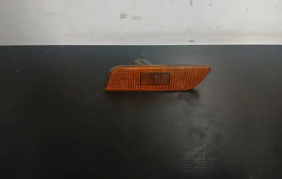 Volvo S80 Front fender indicator light 9190950 919H317