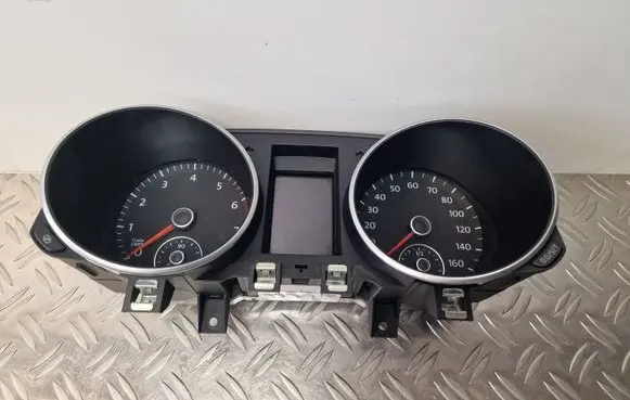 Volkswagen Golf VI Speedometer (instrument cluster) 5K0920960M