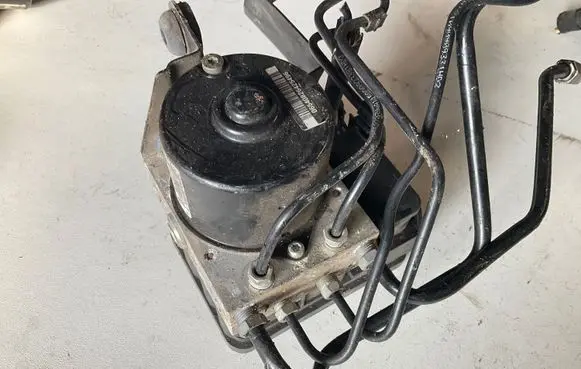 Volvo S40 ABS Pump 31274911 8M512C405AB 10020604034