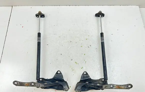 Subaru Forester SG Tailgate/trunk strut/damper