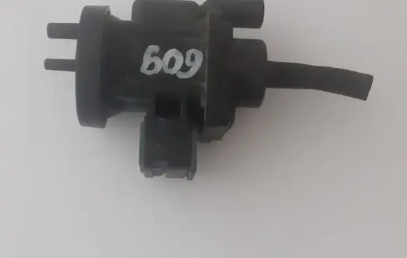 Mercedes-Benz E W210 Turbo solenoid valve A0005450527
