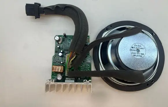 Audi A3 S3 8P Subwoofer speaker 8637611568