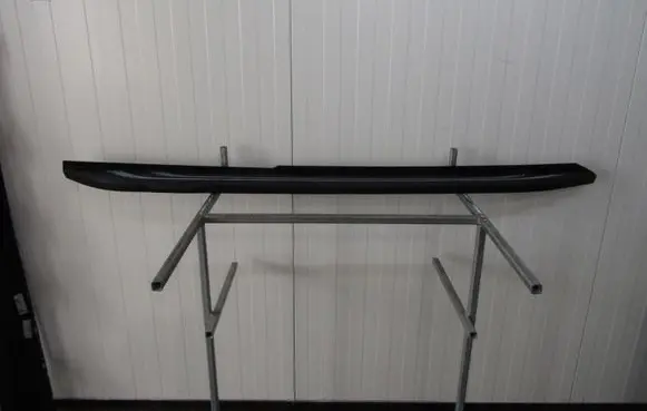 Front sill (body part)
