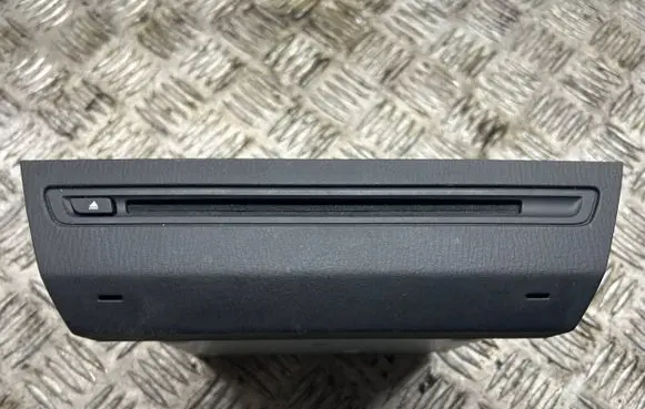 Mazda 3 III Radio/CD/DVD/GPS head unit BHP3669G0C