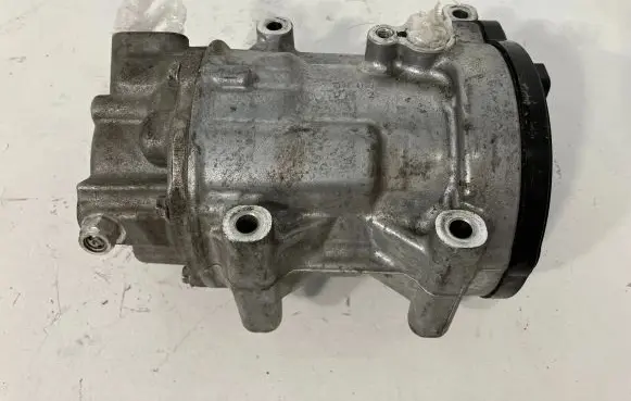 Toyota Yaris XP210 Air conditioning (A/C) compressor (pump) 0424000741 ESB20C