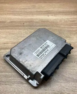 Audi A4 S4 B5 8D Engine control unit/module ECU 3B0907557B 5WP433302