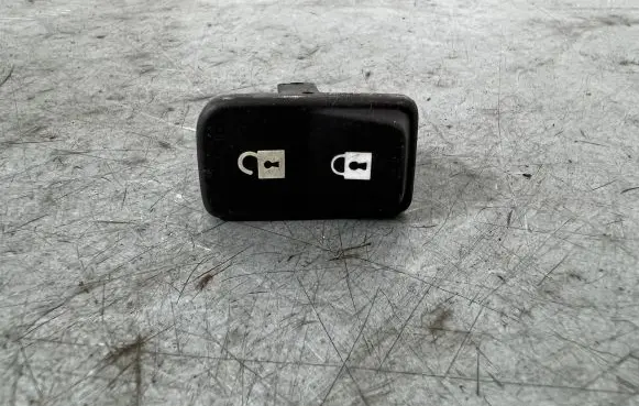 Volvo V50 Central locking switch button 0665832