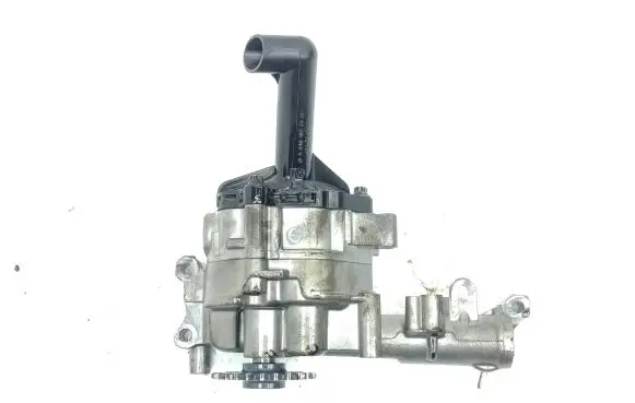 Mercedes-Benz A W169 Oil pump 6401810401