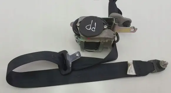 Mazda 3 I Front seatbelt