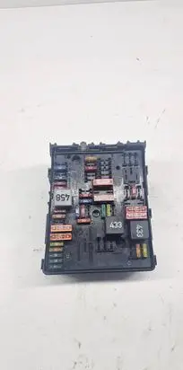 Volkswagen Touran I Fuse box set 1K0937804B 0508197504