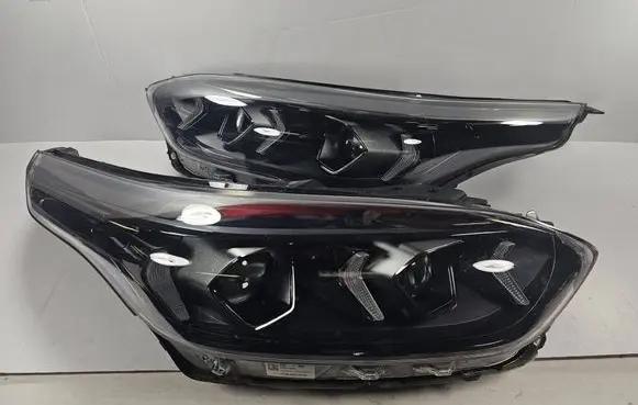 KIA Ceed Headlights/headlamps set 92102J7500