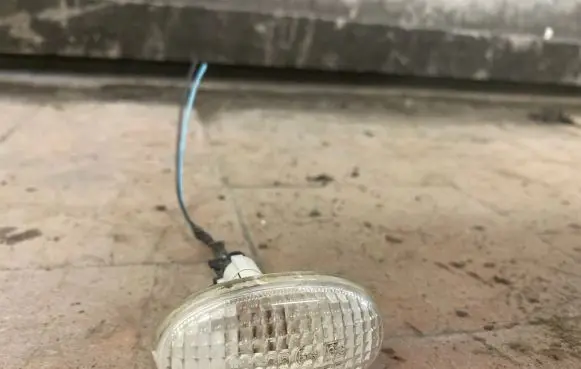 Chevrolet Aveo Front fender indicator light