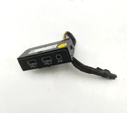 Audi A4 Allroad B9 AUX in-socket connector 8W0035736
