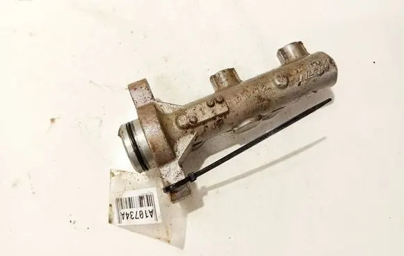 Master brake cylinder