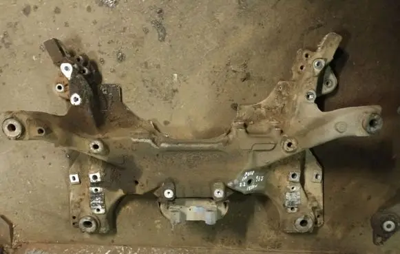 Peugeot 508 Front subframe 968873211A