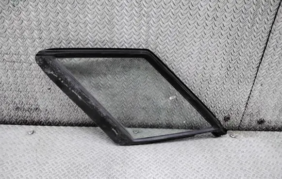 Mazda 5 Front door vent window glass four-door 43R00014