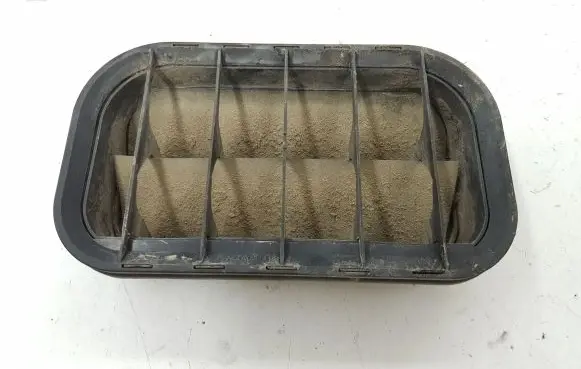 Audi A4 S4 B5 8D Quarter panel pressure vent 4A08191811