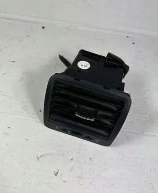 Volkswagen Golf V Dashboard side air vent grill/cover trim